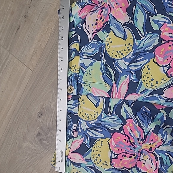 Lilly pulitzer callahan stretch shorts - Picture 4 of 4